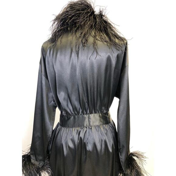 Victoria’s Secret Ostrich Feather Robe Satin Black RARE Vintage One Size - Picture 4 of 12